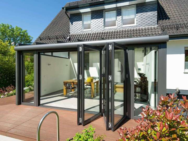 neue Wintergarten an einem Wohnhaus